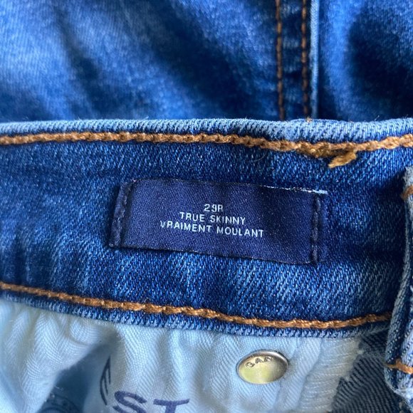 GAP Skinny Jeans - Picture 2 of 3